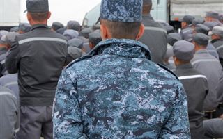 Почему сидельцы казахстанской колонии массово отказались надевать пошитые для них сапоги