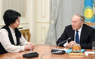 Нурсултан Назарбаев встретился с народной артисткой Республики Казахстан Жанией Аубакировой