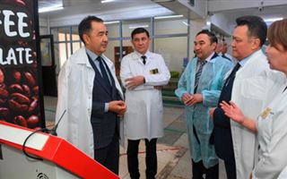 Аким Алматы проверил поликлиники города