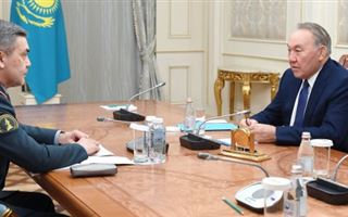 Назарбаев встретился с министром обороны 