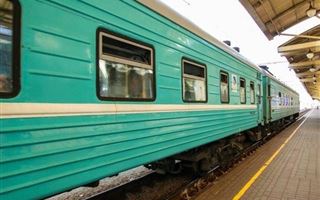 Пассажирский поезд № 52 сообщением «Уральск-Алматы-2» остановился на перегоне «Нилды-Айса» участка «Карагада – Агадырь»