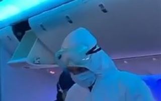 "Нас не выпускали": в Сети появилось видео, как в Алматы встречали рейс из Бангкока
