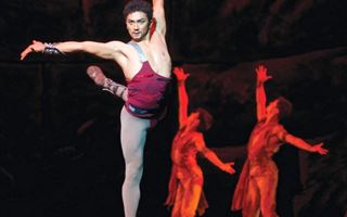 Самый титулованный танцор Казахстана Досжан Табылды раскрыл тайну возвращения в большой балет