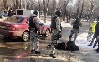 Группу профессиональных воров-домушников задержали в Алматы
