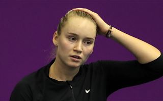 «Мне очень жаль»: первая ракетка Казахстана одержала волевую победу, но снялась с турнира в Дохе  