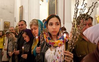 "Рождество и Курбан-байрам справляем вместе": как казахи отмечают православные праздники, несмотря на предрассудки