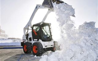 Свыше тысячи кубометров снега вывезли в Костанайской области
