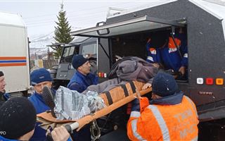 Спасатели в ВКО из снежного плена вызволили 63-летнюю женщину, повредившую ногу