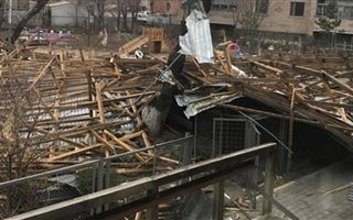 Ураган в Кокшетау: упавшей крышей убило молодого человека