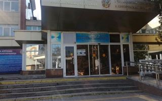 Отделение центральной больницы в Алматы было закрыто из-за выявления коонавируса у 12 работников 