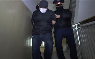 Плюнувшего на кнопки лифта мужчину арестовали на 15 суток