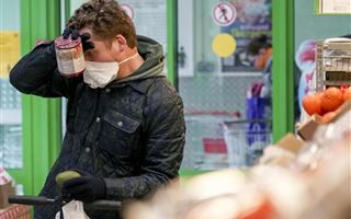 Российские специалисты заявили о передаче коронавируса через воду и еду