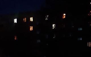 "Скорые приезжают в темень": карагандинцы жалуются на отсутствие освещения во дворах