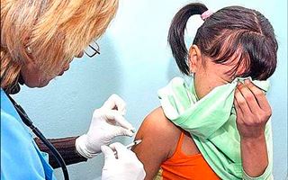 Вакцинация девочек против рака шейки матки в Казахстане будет производиться только с разрешения родителей
