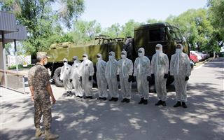 Военнослужащие возобновили дезинфекционные работы в Алматы