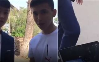 В соцсети Instagram раскритиковали видео, где школьники выбрасывают аттестаты в урну 