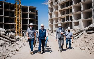 На месте 15-летнего долгостроя в Нур-Султане начались строительные работы