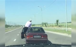 Необычный способ езды на машине попал на видео в Алматинской области