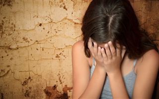 Трое мужчин подозреваются в изнасиловании 12-летней девочки в Акмолинской области