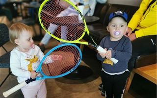 Фанаты предрекли детям теннисистки Шведовой большое будущее