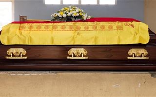Китаец вернулся домой живым после своей кремации и похорон