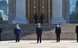 Президент Казахстана принял участие в церемонии минуты молчания в память о жертвах пандемии