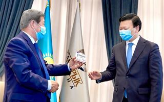 ФНБ «Самрук-Казына» закупил для минздрава дефицитные медпрепараты и оборудование