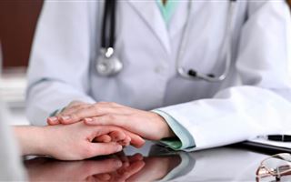 "Лечение онкобольных не зависит от выплат в ФОСМС" - глава фонда медицинского страхования 