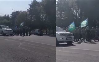 Бывших десантников оштрафовали за марш в Павлодаре