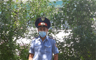 Полицейский предотвратил попытку "пьяного" суицида в Казахстане