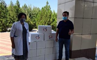 500 кг яблок передали сотрудники гуманитарного фонда "Дегдар" в детский дом и дом престарелых