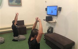 Занятия по йоге проводят в колонии Павлодара