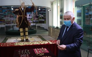 Богатая сенсация: золотой клад на могиле древнего правителя нашли археологи в Казахстане
