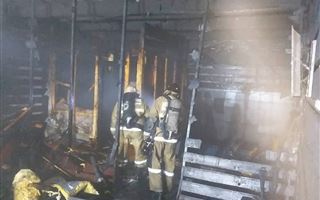 В Усть-Каменогорске ликвидировали пожар в банном комплексе