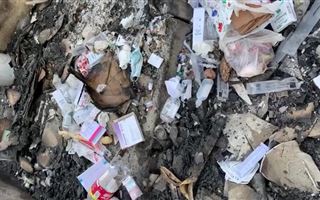 Волну негодования вызвали медицинские отходы одной из аптек Актау