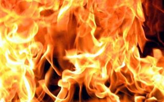Пожар в Белом доме в Бишкеке усилился - СМИ