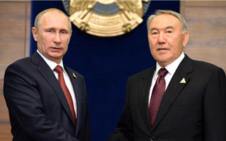 Нурсултан Назарбаев поздравил Владимира Путина с днем рождения