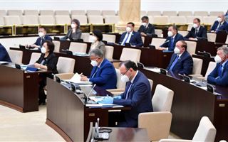 Парламент РК принял новые нормативы таможенных пошлин в ЕАЭС