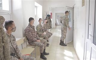 В воинских частях Алматинского гарнизона проводится профилактическое медицинское обследование всего личного состава