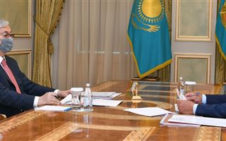 Токаев провел встречу с акимом Туркестанской области