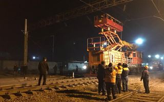 Cход 14-ти вагонов с рельс в Шымкенте: причины происшествия выясняются 
