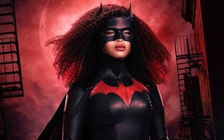 Телеканал CW показал новый образ чернокожей супергероини DC Бэтвумен