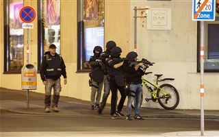 До четырех человек возросло число жертв стрельбы в Вене