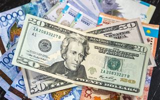 Стал известен официальный курс доллара в Казахстане на 4 ноября