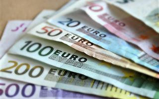 Евро значительно подорожал в казахстанских обменниках