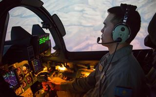 Как военные летчики в Казахстане обучаются пилотированию истребителей нового поколения
