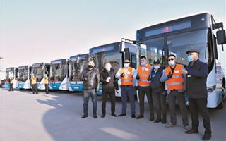 Актаусцы сменили старые пазики на новые автобусы