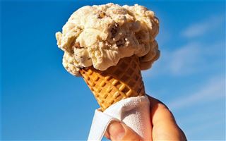 В Нур-Султане пожаловались на то, что отравились мороженым возле катка