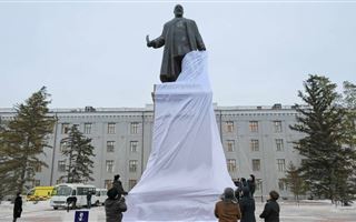 Памятник Абаю Кунанбаеву открыли в Павлодаре