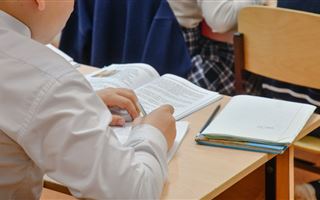 Очередное странное задание в школьном учебнике возмутило казахстанцев